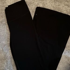 Old Navy Powerchill Super Flare Legging